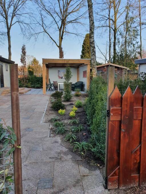 Cozy Chalet For 4 Veluwe Putten Exterior foto